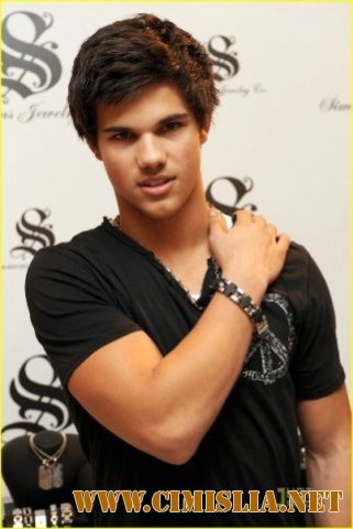 Тэйлор Лотнер – владелец машины за 200 тысяч долларов